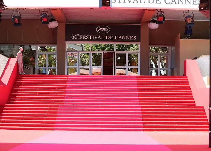 Zen Beach Cannes Sea View Apartment Beach In Front X2 Pools-Ac-Clim-Wifi-Free Parking Inside
